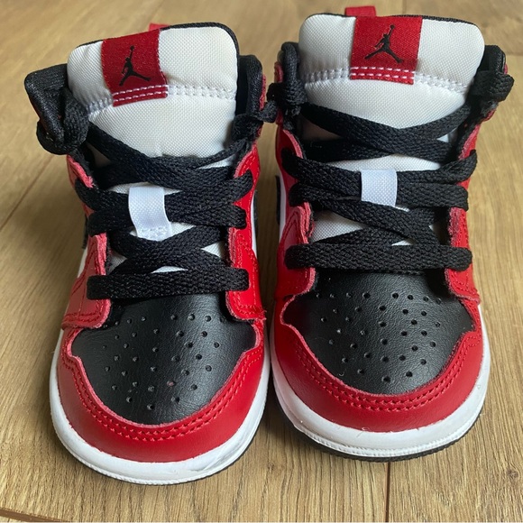 Jordan 1 Mid Chicago Toe (TD) Shoes Black White Red Size 4c Baby Toddler - Picture 6 of 9